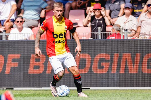 Weergaloze imitatie van Joey Veerman levert spits Go Ahead Eagles ook nog hetzelfde resultaat op