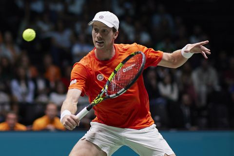 Kwartfinale Davis Cup nog onzeker voor Nederland na zenuwslopend duel Botic van de Zandschulp
