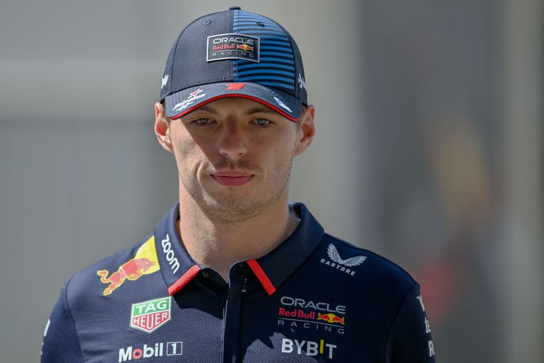 Balende Max Verstappen duidelijk na debacle in Bakoe: 'Ik kon er niks mee'