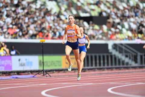 'Beetje gespannen' Femke Bol geeft sterk signaal af op WK atletiek: 'Dan sta je pas echt aan'