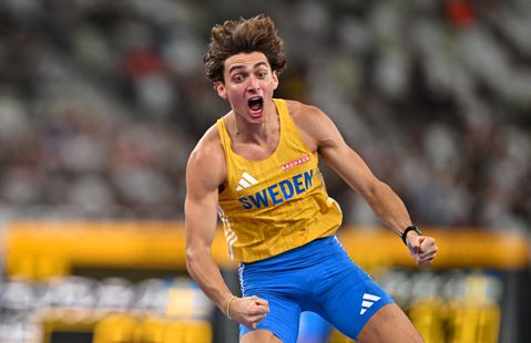 Polsstokfenomeen Armand Duplantis (25) casht bizar veel geld dankzij magisch wereldrecord op WK atletiek