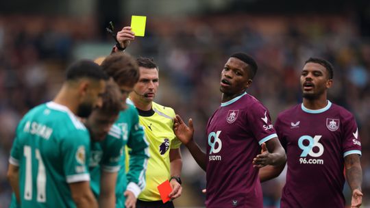 Goed nieuws voor Ajax tegen Inter: Amsterdammers kennen uitstekende cijfers onder Engelse scheidsrechter