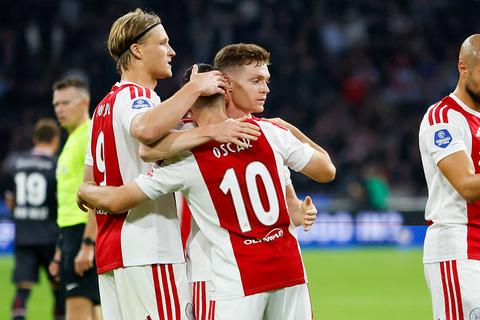 Ajax maakt in eigen huis gehakt van Willem II, grote opluchting voor geplaagde Ajacieden