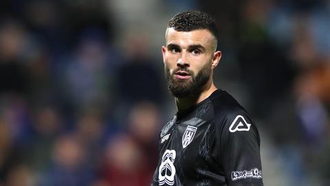 Nieuwe start voor Rai Vloet (31) na vrijlating uit gevangenis: middenvelder vindt nieuwe club