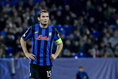 Marten de Roon laat volgers lachen om 'illegale' activiteit: 'Ik word steeds meer Italiaan'