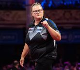 Beau Greaves komt er nu écht aan in de dartswereld. ©PDC