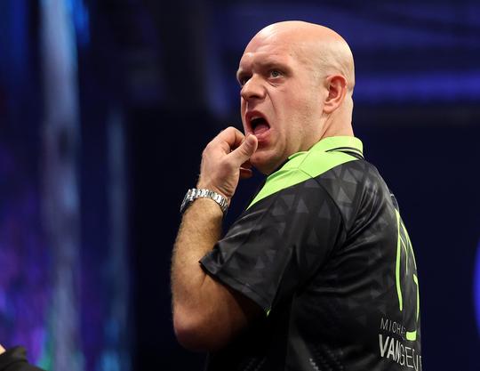 Buitenlandse media pakken groot uit met besluit Michael van Gerwen: 'De moeilijkste tijd van zijn leven'