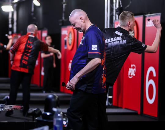 Dartslegende Raymond van Barneveld mist Euro Tour in Nederland, geen mogelijke clash met Michael van Gerwen
