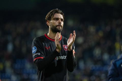 FC Twente-aanvoerder blikt terug op emotioneel doelpunt: 'Dat gaf me verdriet'