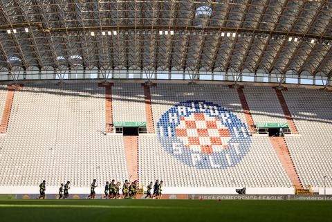 Enorme onrust rondom Ajax-duel tegen Hajduk Split: 109 mensen aangehouden