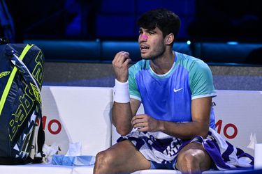 Alexander Zverev toont topvorm op ATP Finals, Carlos Alcaraz neemt gefrustreerd plaats in de wachtkamer