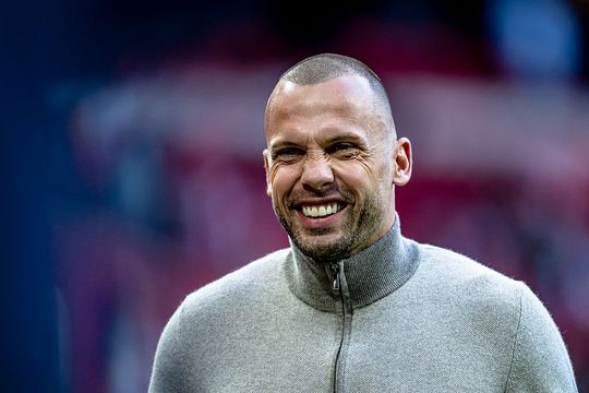 Ajax zet ontslagen John Heitinga in het zonnetje: 'Voor altijd een van ons'