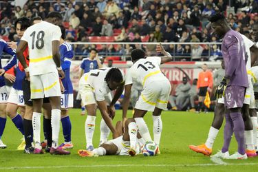 Hevige schrik om afschuwelijke blessure Ghanese voetballer, dader zoekt bondscoach van tegenstander op