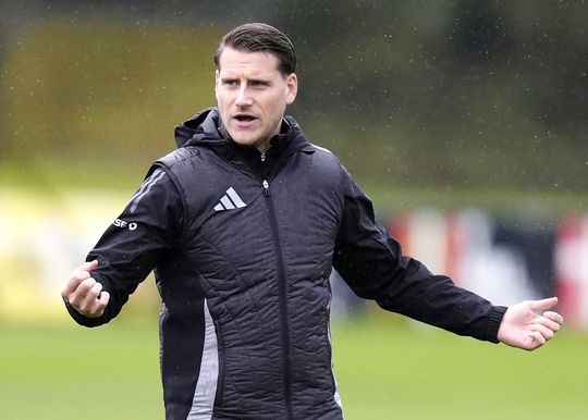 Nederlandse trainer (31) is plots bondscoach van Wales: jongste in Europa in dik 50 jaar