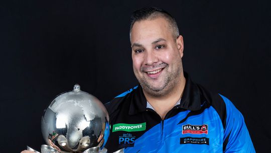 Jermaine Wattimena veranderde zijn worp en pijlen op weg naar WK darts: 'Nu is alles mogelijk'