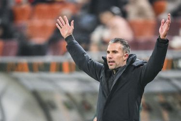 Rol van zoon (19) Robin van Persie in malaise Feyenoord onder de loep: 'Het is ongemakkelijk'