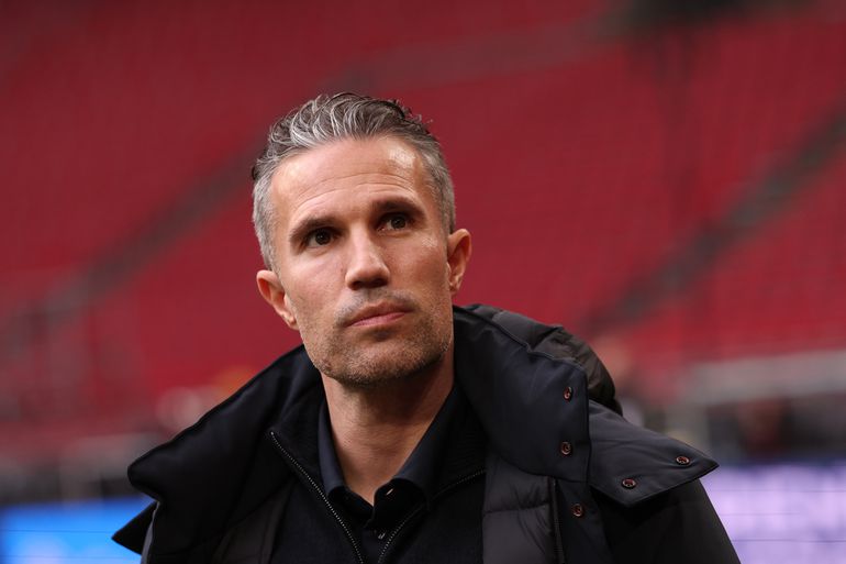 'Slechte verliezer' Robin van Persie krijgt ervan langs na nederlaag Feyenoord: 'Hij wist het halverwege niet meer'