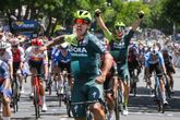 Sam Welsford wint eerste etappe Tour Down Under door sleep van Boy van Poppel
