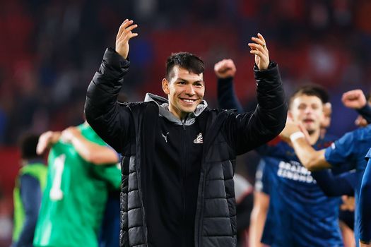 Peter Bosz voorzichtig met Hirving Lozano tegen FC Twente: 'Hij zal dan niet starten'