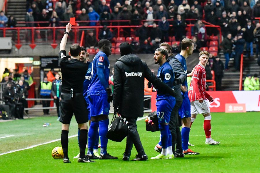 Said Benrahma trapt dom en vies na, kost West Ham de FA Cup