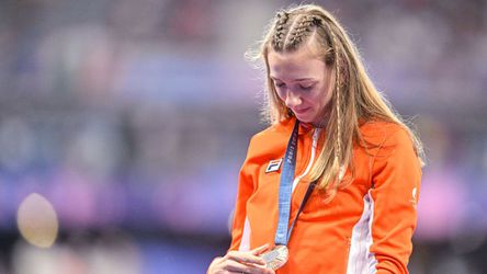 Femke Bol onthult bizar ritueel: 'Haar stem begeleidt me'