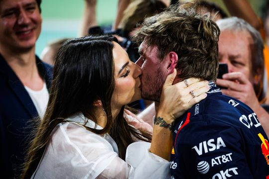Kelly Piquet deelt prachtplaatjes van 'prachtige start 2026' met Max Verstappen