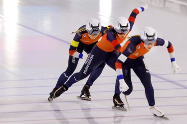 IJzersterke Nederlandse vrouwen pakken goud op de ploegenachtervolging