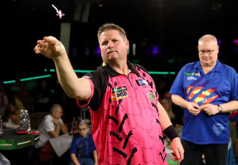 Oude garde in dartssport kijkt met jaloezie naar huidige sterren: 'Ben tien jaar te vroeg geboren'