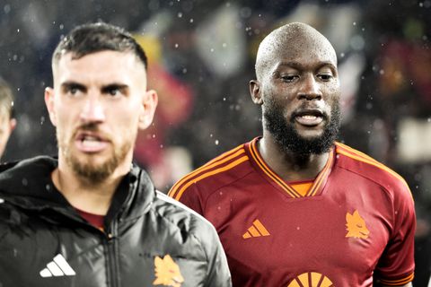 Romelu Lukaku krijgt glimlach op zijn gezicht nadat hij hoort wie AS Roma analyseert: 'Doe hem de groeten'