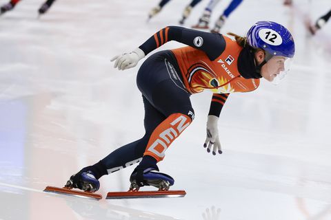 Nederlandse shorttrackers pakken goud met gemengde aflossing op bekende locatie