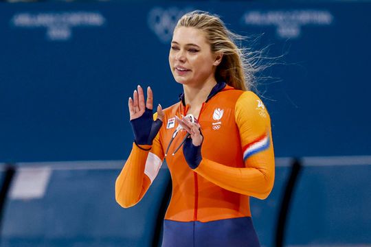 Duidelijke opvatting over topschaatsster Jutta Leerdam: 'Dan kan ze later als moeder weer goud winnen'