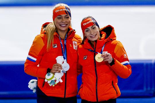 Jutta Leerdam oogst lof voor 'mooie actie’ richting gouden Femke Kok op Winterspelen: 'Jij gaat nu'