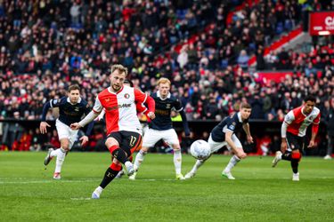 Oud-spits van Feyenoord keek met de grootste moeite naar duel tegen 10 man: 'Had de neiging de tv uit te doen'