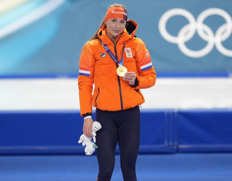Schaatslegende Anni Friesinger vol ongeloof na gouden race Femke Kok op Winterspelen: 'Ze verdient dit'