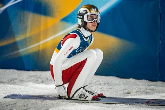 Olympische schansspringer voelt zichzelf 'enorm dom' na onmiddellijke diskwalificatie: 'Zoveel stress'