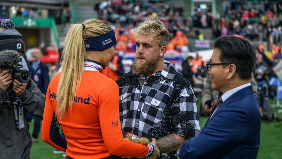 Dolverliefde Jake Paul eert 'allerknapste' vriendin Jutta Leerdam en sneert naar haar haters