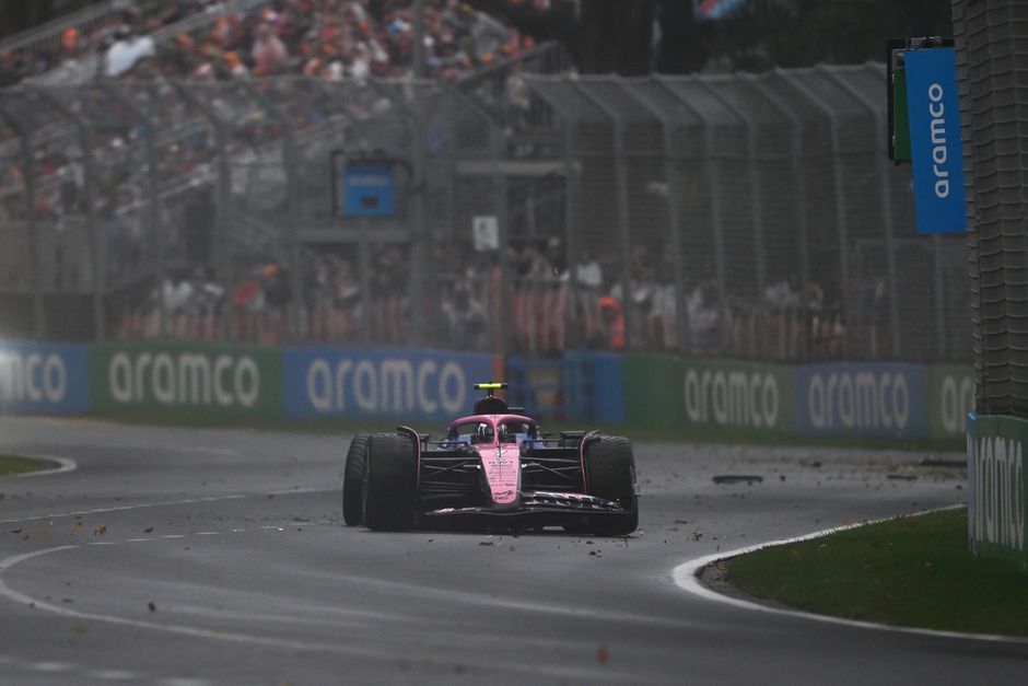 Chaos bij openingsrace Formule 1: zes crashes en grote fout bij McLaren in Grand Prix Australië
