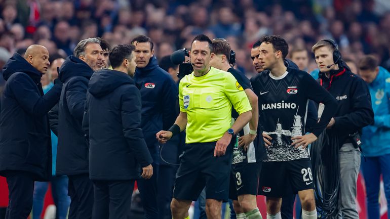 Oproep om regels te wijzigen na blamage bij Ajax - AZ: 'Dit is zó onrechtvaardig!'