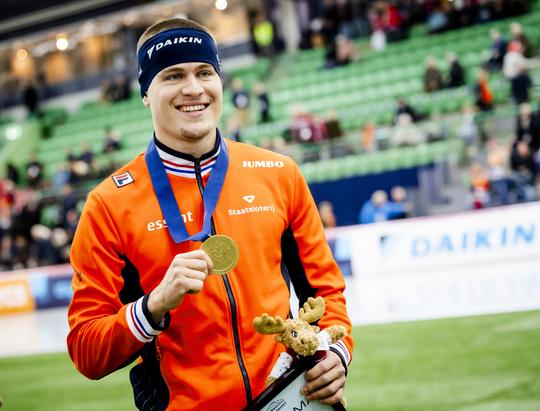 Trotse moeder laat ook van zich horen na wereldtitel Joep Wennemars: 'Probeer het thuis een beetje normaal te houden'