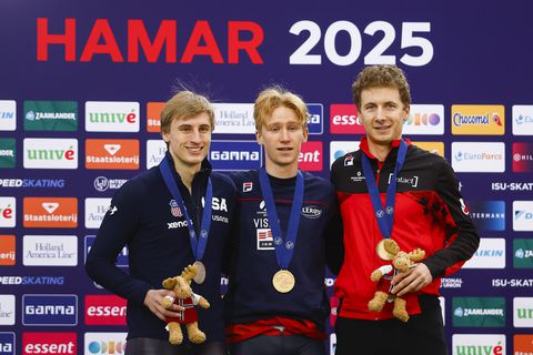 Noorse topschaatser laat tranen de vrije loop na emotioneel moment bij WK afstanden