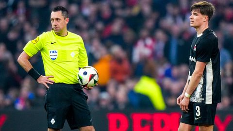 'Alles was fout': keiharde kritiek van oud-topscheids op Dennis Higler, die 'alle geloofwaardigheid kwijt is'