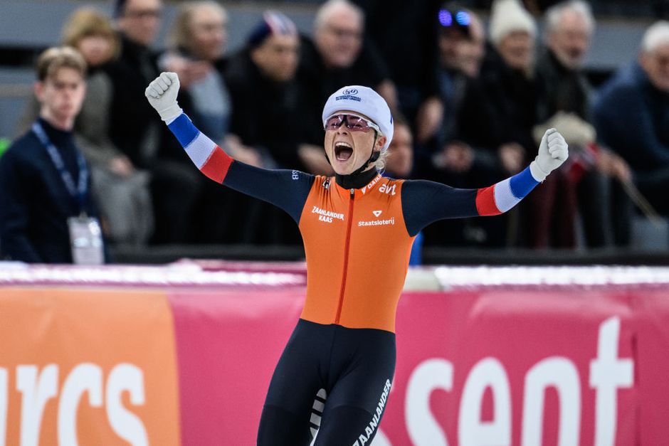 Marijke Groenewoud soleert in fenomenale race naar wereldtitel op de massastart