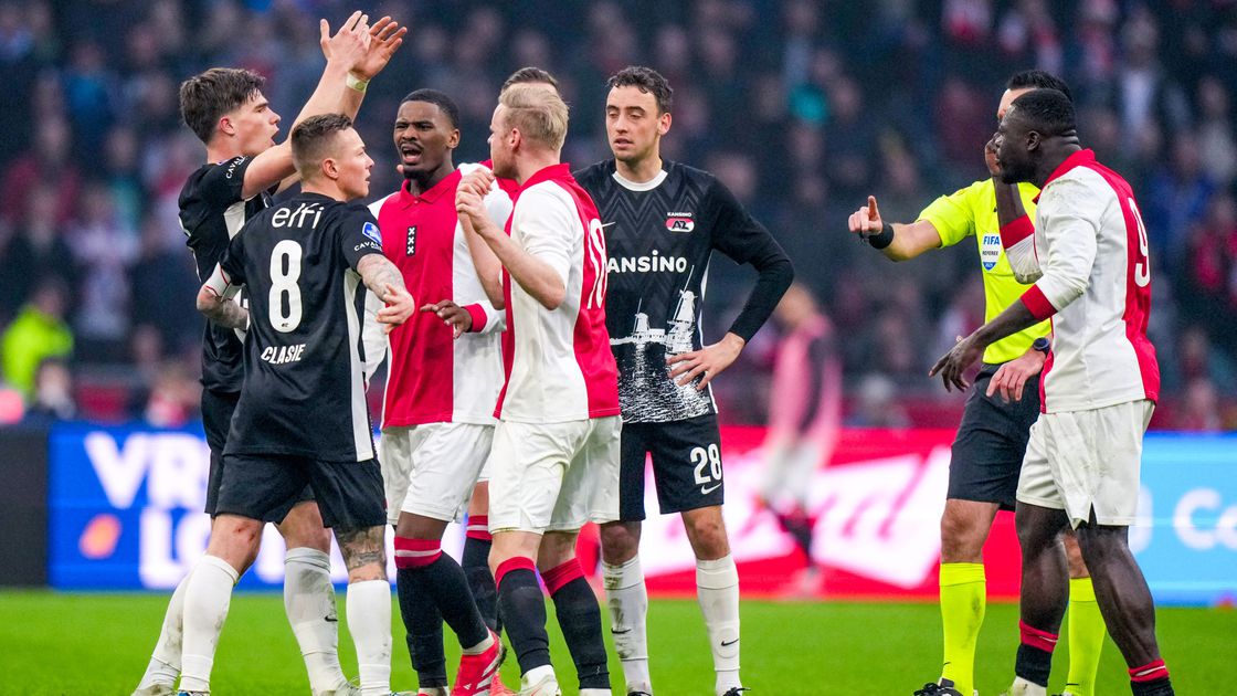 Chaos na rode kaart AZ tegen Ajax: enorm opstootje, Wouter Goes wil wedstrijd staken