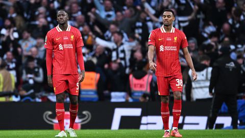 Britse media schrikken van Nederlander bij Liverpool na verloren finale: 'Weer een zorgwekkend optreden'