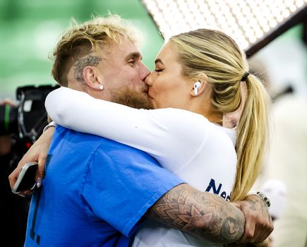 Fascinatie voor opvallende Jake Paul en Jutta Leerdam tijdens WK afstanden: 'Dat zegt ze dan doodleuk'