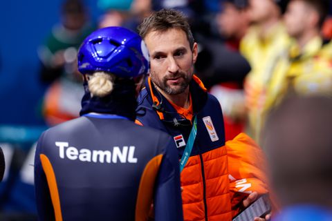 Bondscoach shorttrackers werd na WK-incident rond Xandra Velzeboer weggestuurd: 'Ik ben kwaad geworden'
