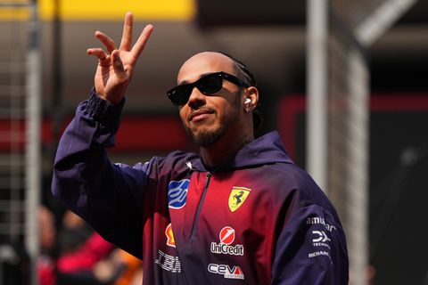 Formule 1-ster Lewis Hamilton maakt droomweekend compleet met onverwacht succes buiten de baan