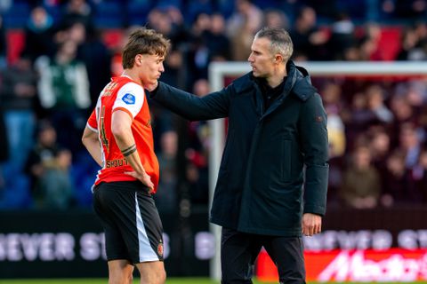 Robin van Persie flink onder vuur voor De Klassieker: 'Iedereen is favoriet tegen Feyenoord'