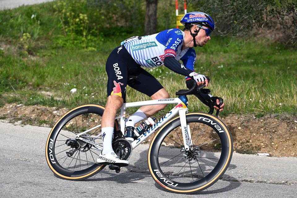 Toprenner Primoz Roglic (36) neemt zeer opmerkelijk besluit en ...