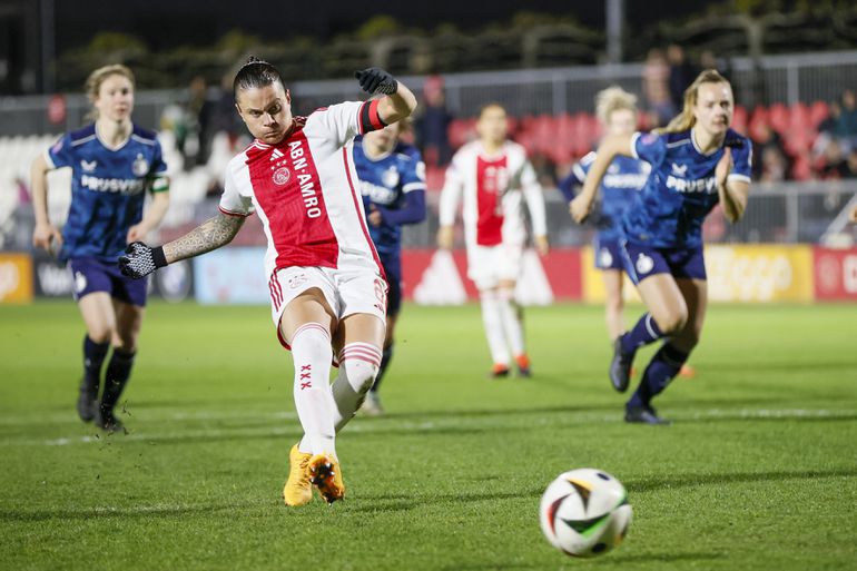 Sherida Spitse stuurt Ajax Vrouwen langs aartsrivaal Feyenoord naar bekerfinale